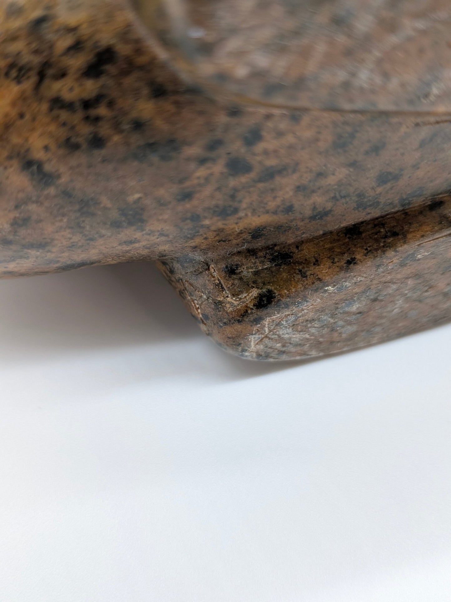 A.L. Gesigneerd - 3 figuren op een vis - Holland Heritage Gallery