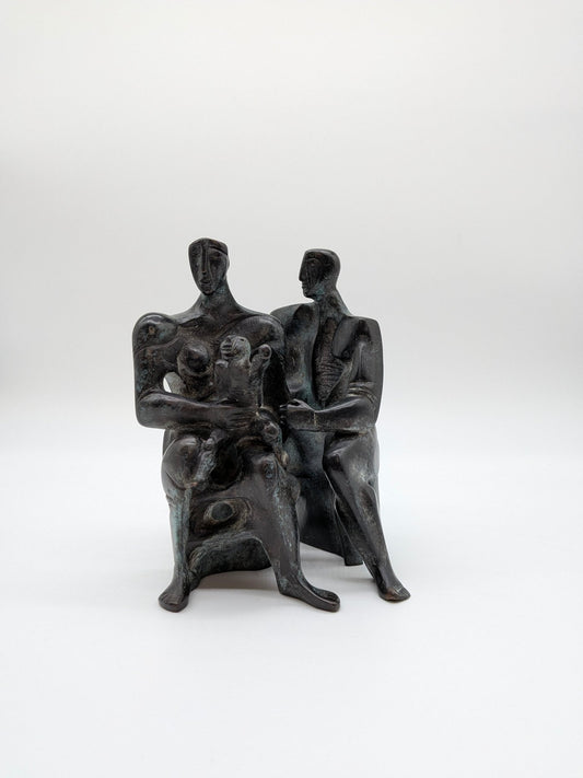 Fons Bemelmans - Gezin 1 beeld van vader en 1 van moeder met kind - Holland Heritage Gallery