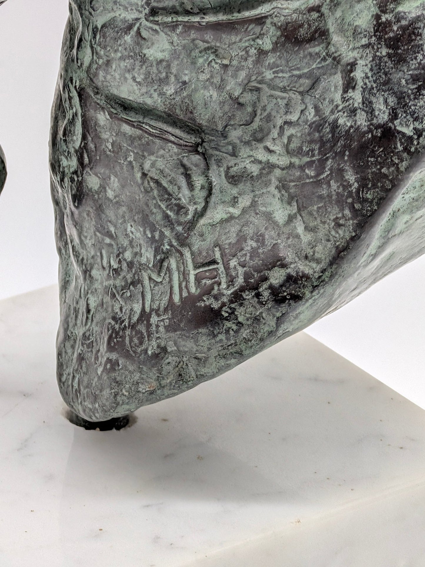 Margot Hudig - Heldring - Paardenhoofd op sokkel - Holland Heritage Gallery