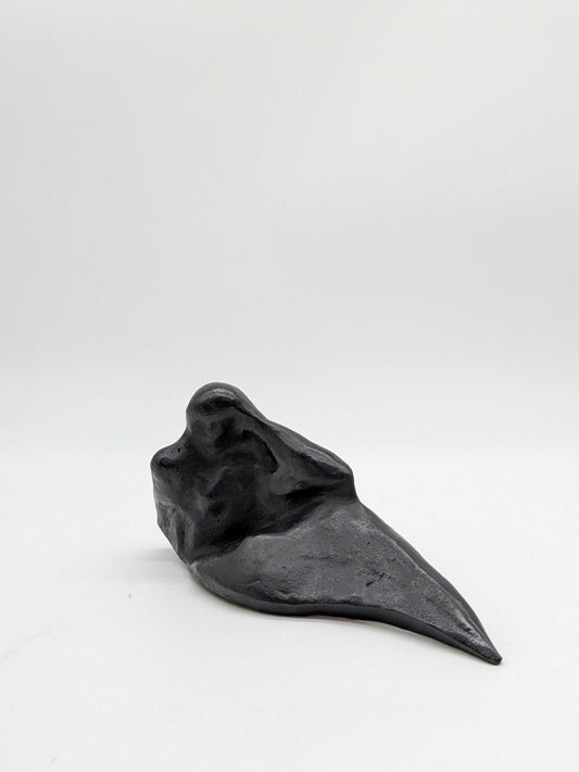 Kunstenaar onbekend - Liggend abstract figuur