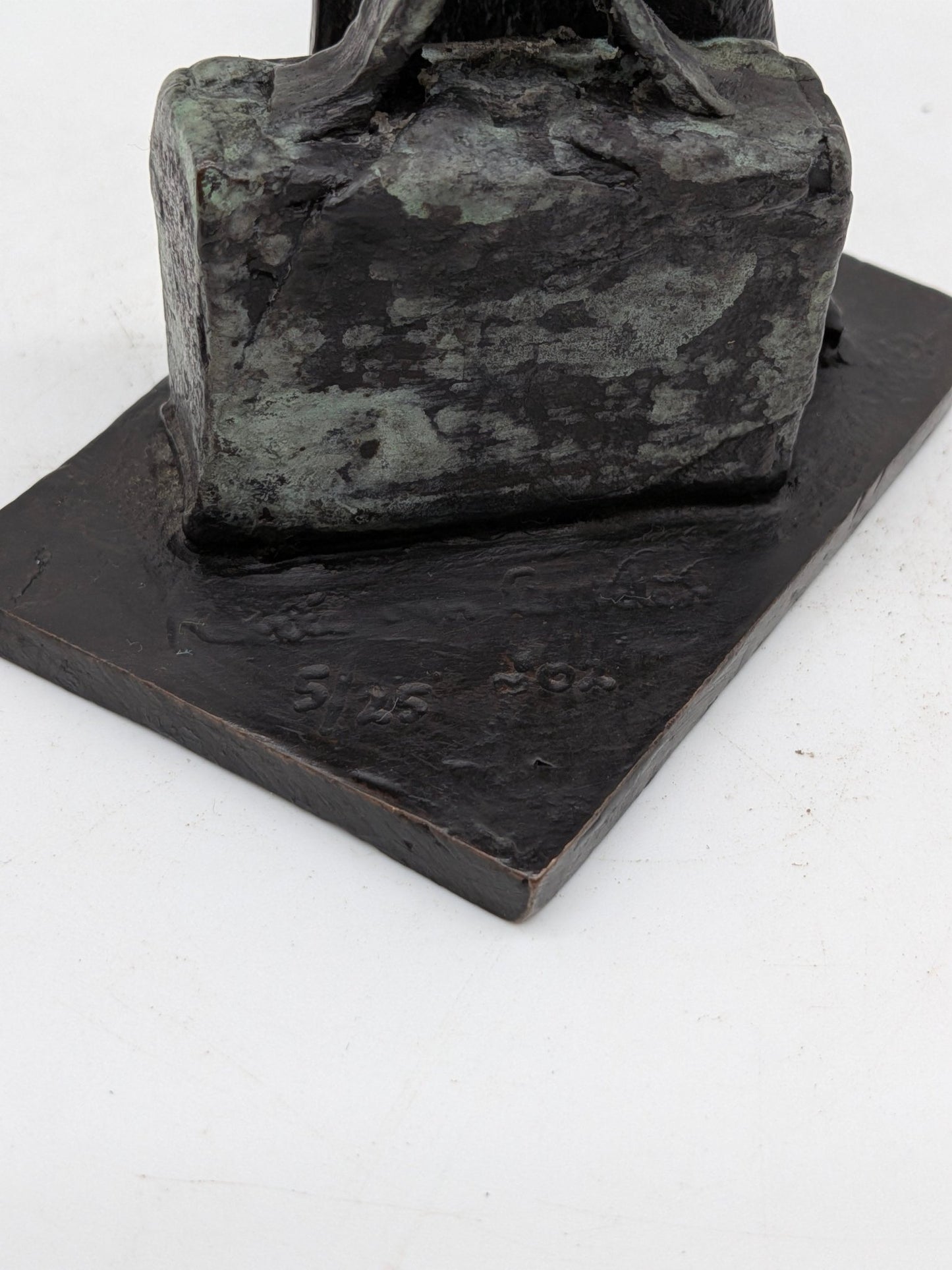 Renée van Leusden - Figuur met koffer (2003) 5/25 - Holland Heritage Gallery