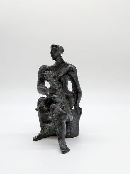 Fons Bemelmans - Gezin 1 beeld van vader en 1 van moeder met kind - Holland Heritage Gallery