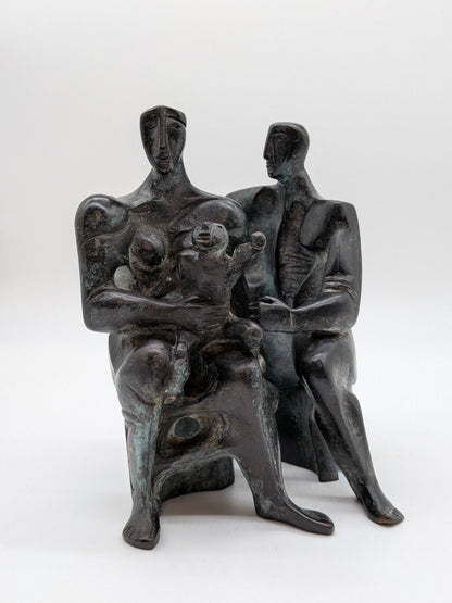 Fons Bemelmans - Gezin 1 beeld van vader en 1 van moeder met kind - Holland Heritage Gallery