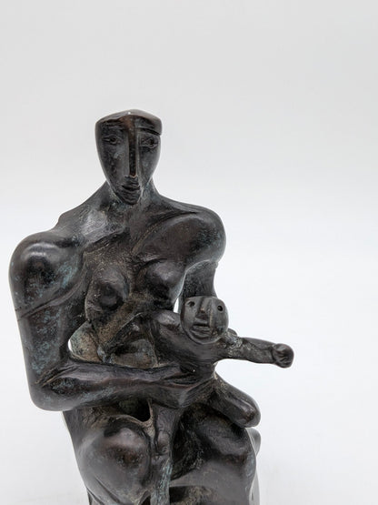 Fons Bemelmans - Gezin 1 beeld van vader en 1 van moeder met kind - Holland Heritage Gallery