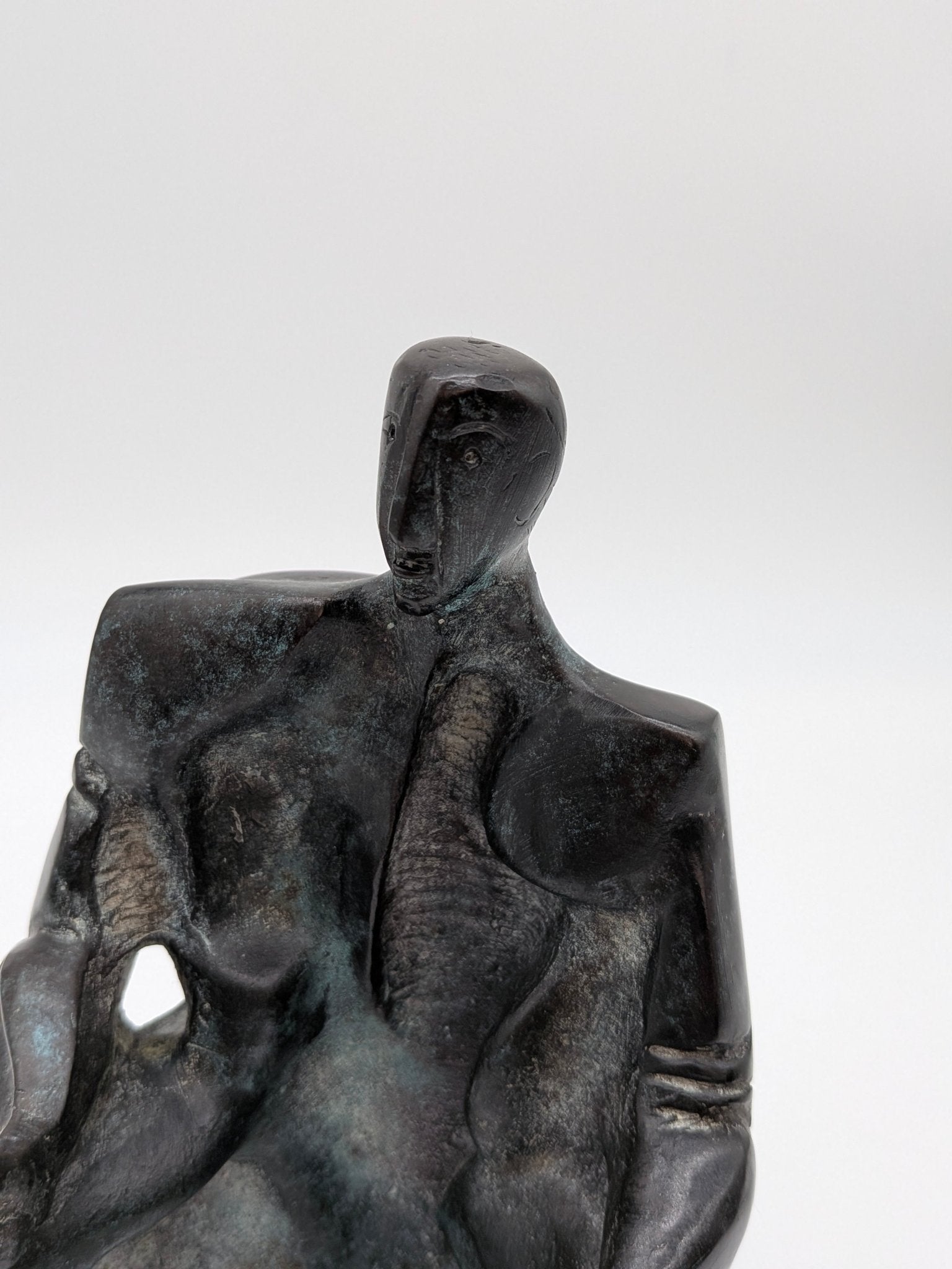 Fons Bemelmans - Gezin 1 beeld van vader en 1 van moeder met kind - Holland Heritage Gallery