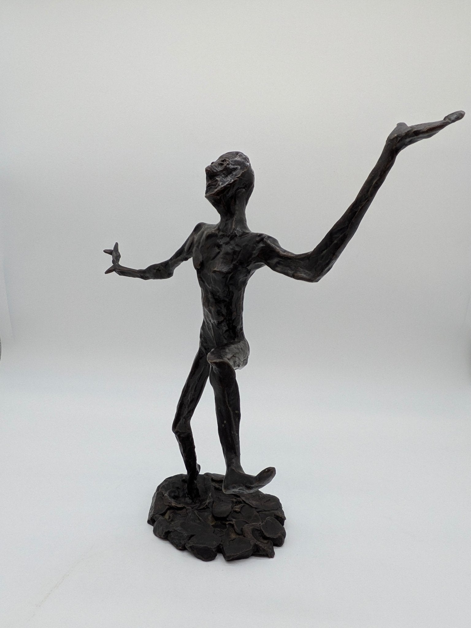 Ina van Faassen - Man op 1 been (1996) - Holland Heritage Gallery