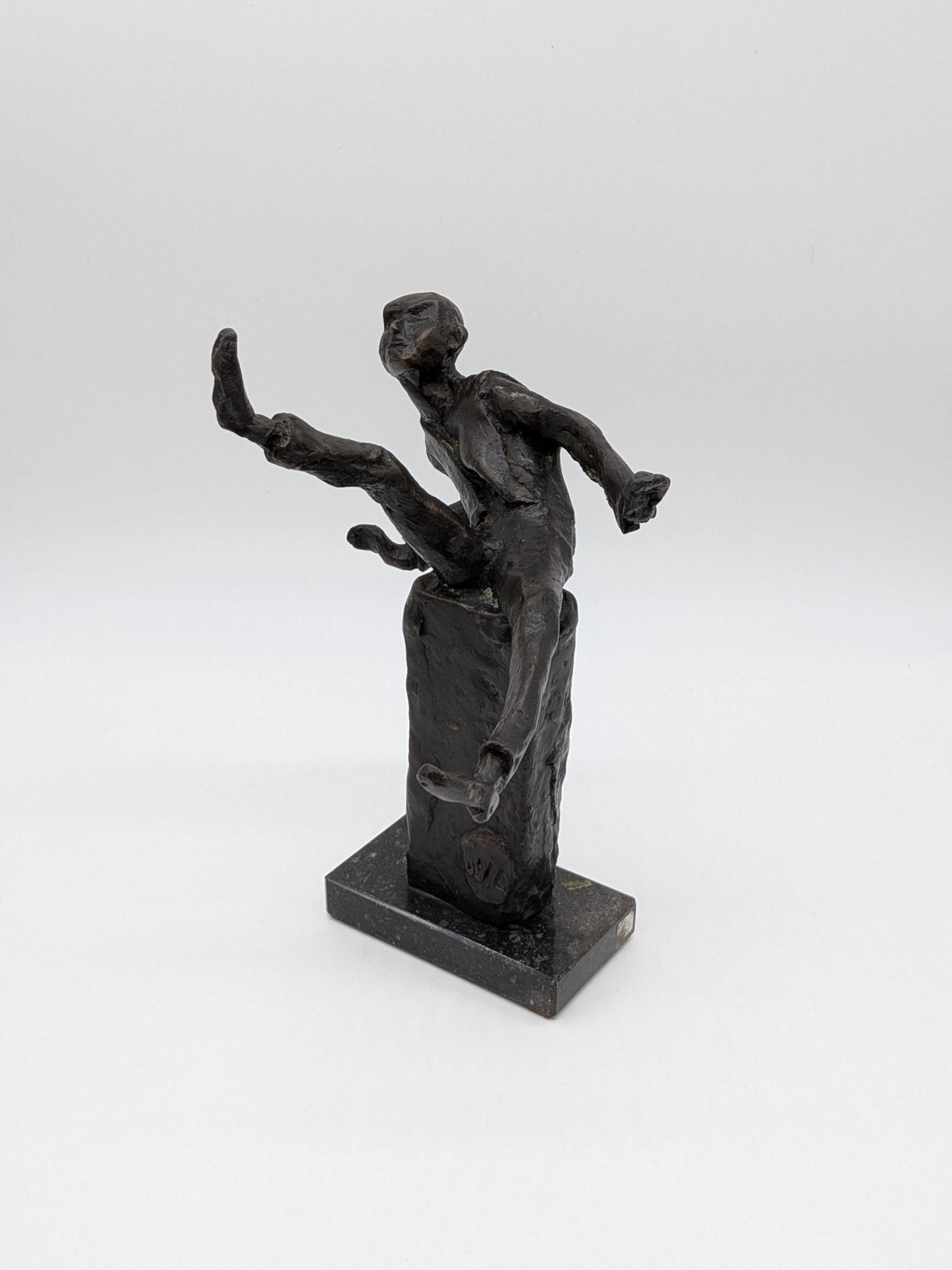 Ina van Faassen - Zittende man 2 - Holland Heritage Gallery