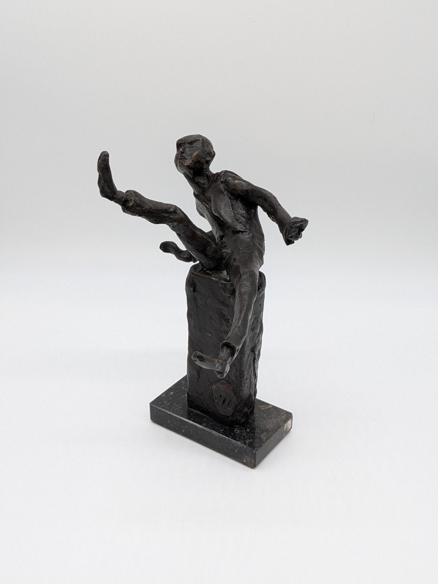 Ina van Faassen - Zittende man 2 - Holland Heritage Gallery