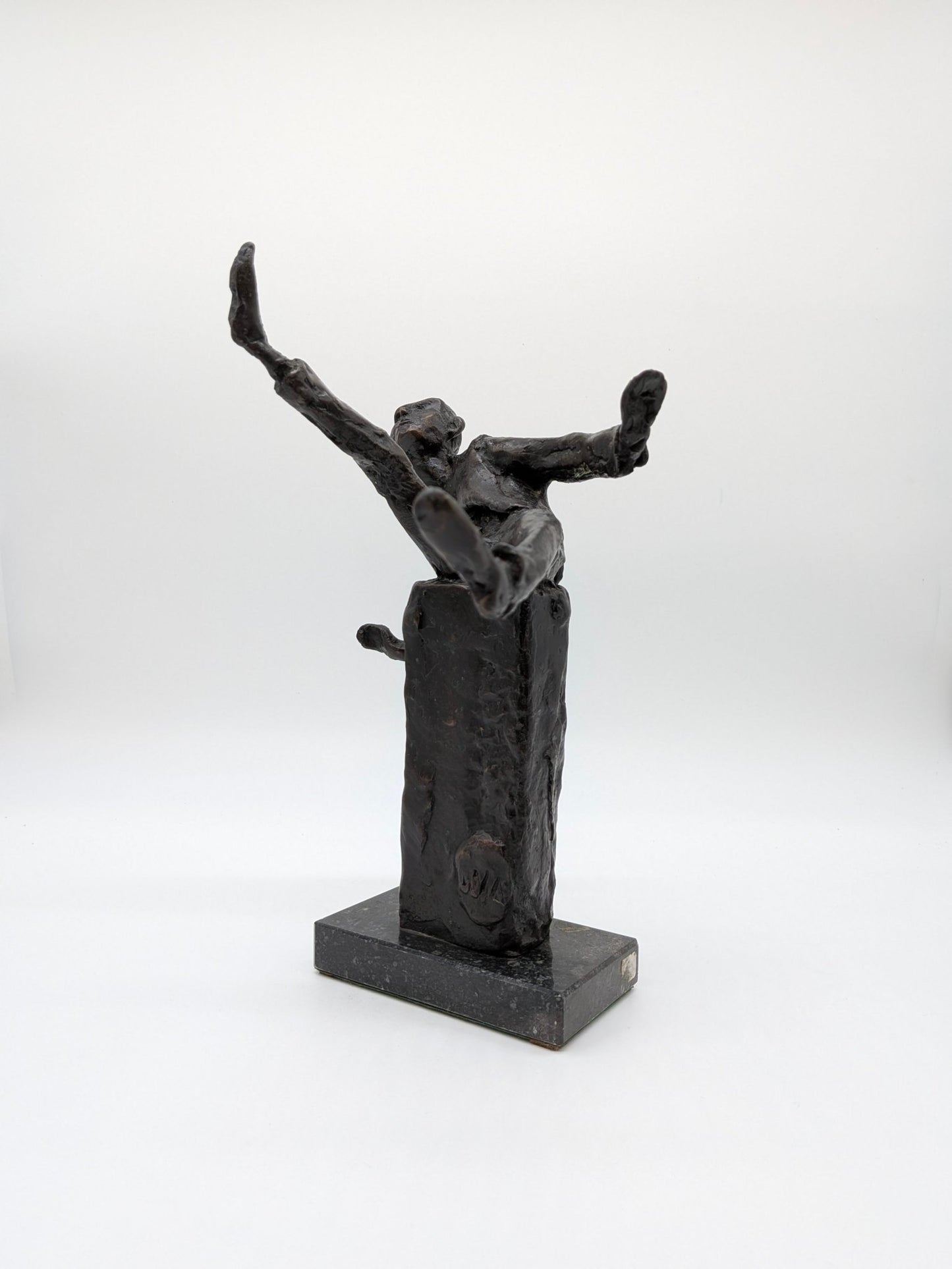 Ina van Faassen - Zittende man 2 - Holland Heritage Gallery