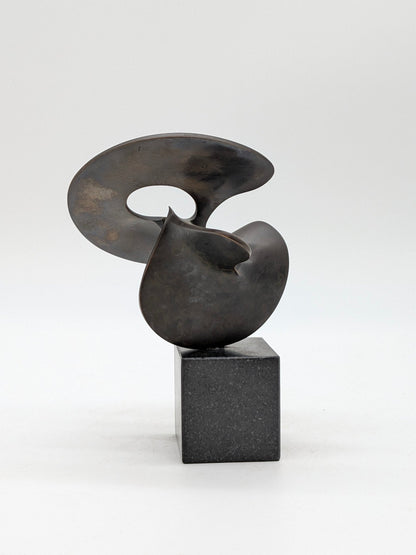 Jan Verschoor - Abstract gepatineerd op sokkel (2000)