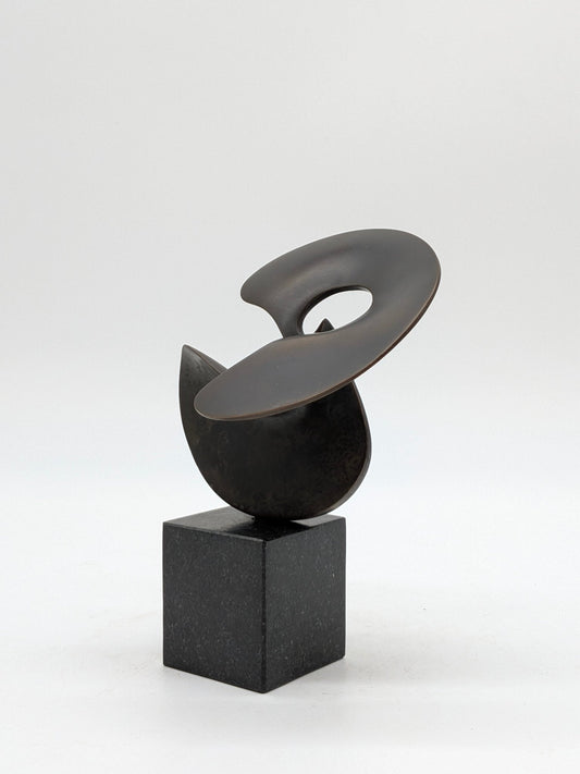 Jan Verschoor - Abstract gepatineerd op sokkel (2000)