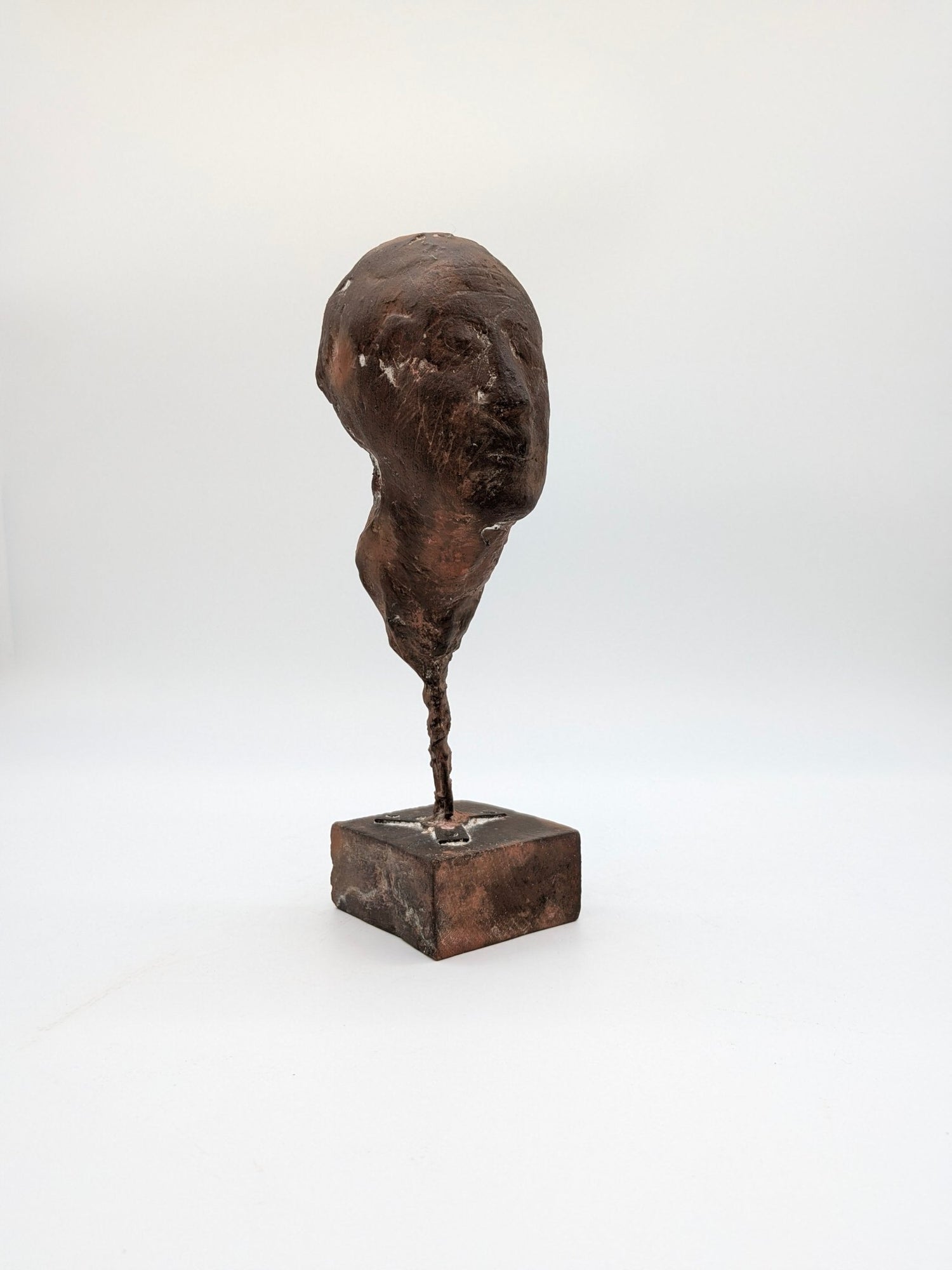 Maja van Hall - Brons beeld - Fading away (1997) 5/6