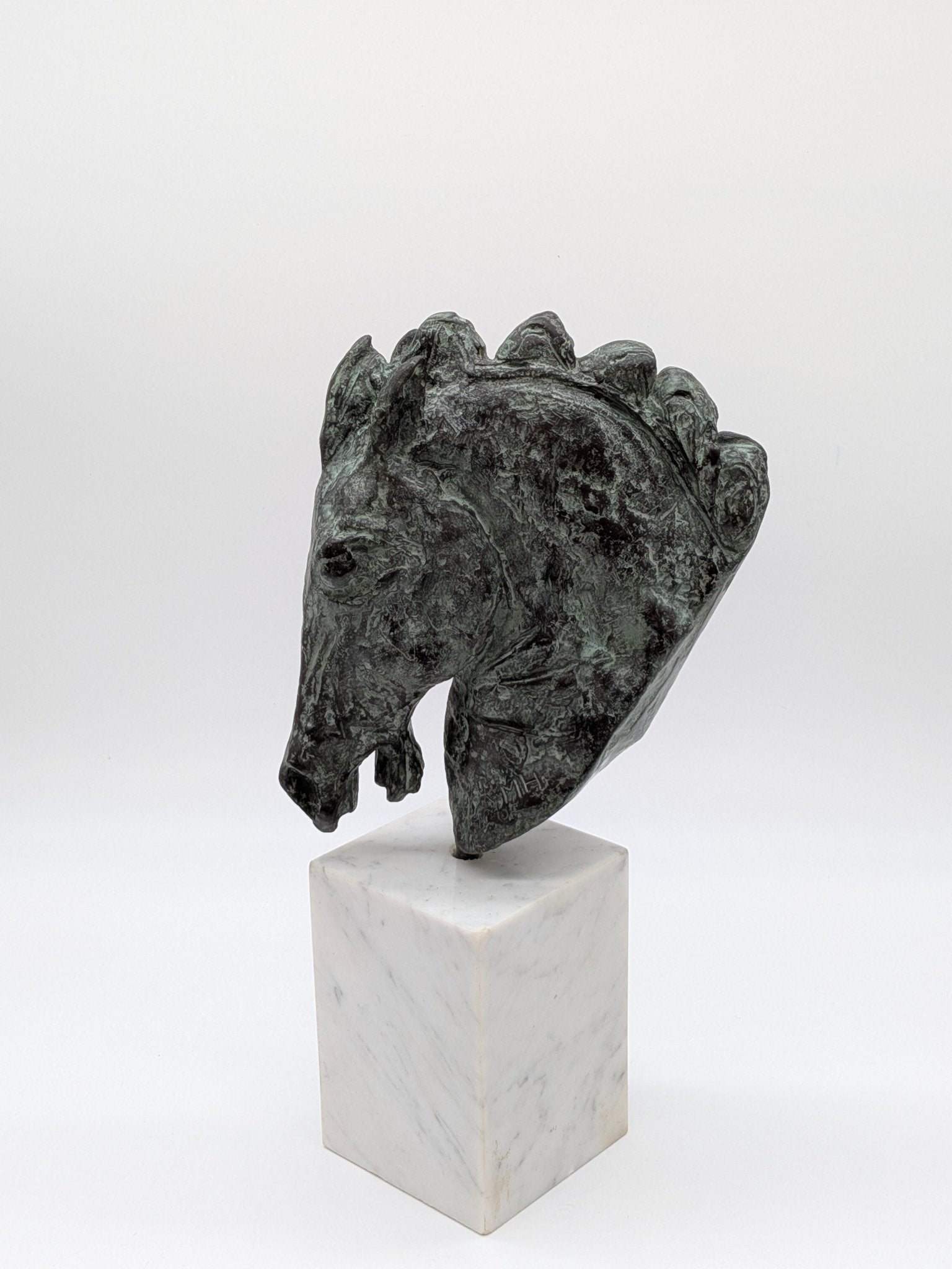 Margot Hudig - Heldring - Paardenhoofd op sokkel - Holland Heritage Gallery