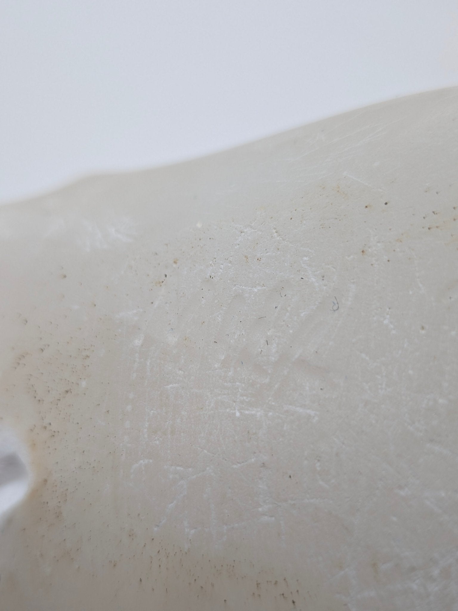 Mila van Beek - Albast liggende koe (1992) - Holland Heritage Gallery