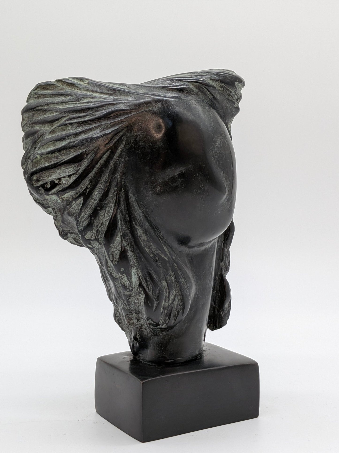 Monica van Dael - Meisjeskop 1/7 op sokkel - Holland Heritage Gallery