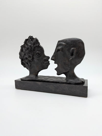 Onbekend - 2 Platte portretten die elkaar aankijken op sokkel - Holland Heritage Gallery