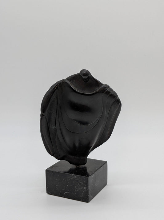 Onbekend - Figuur in gewaad op sokkel - Holland Heritage Gallery