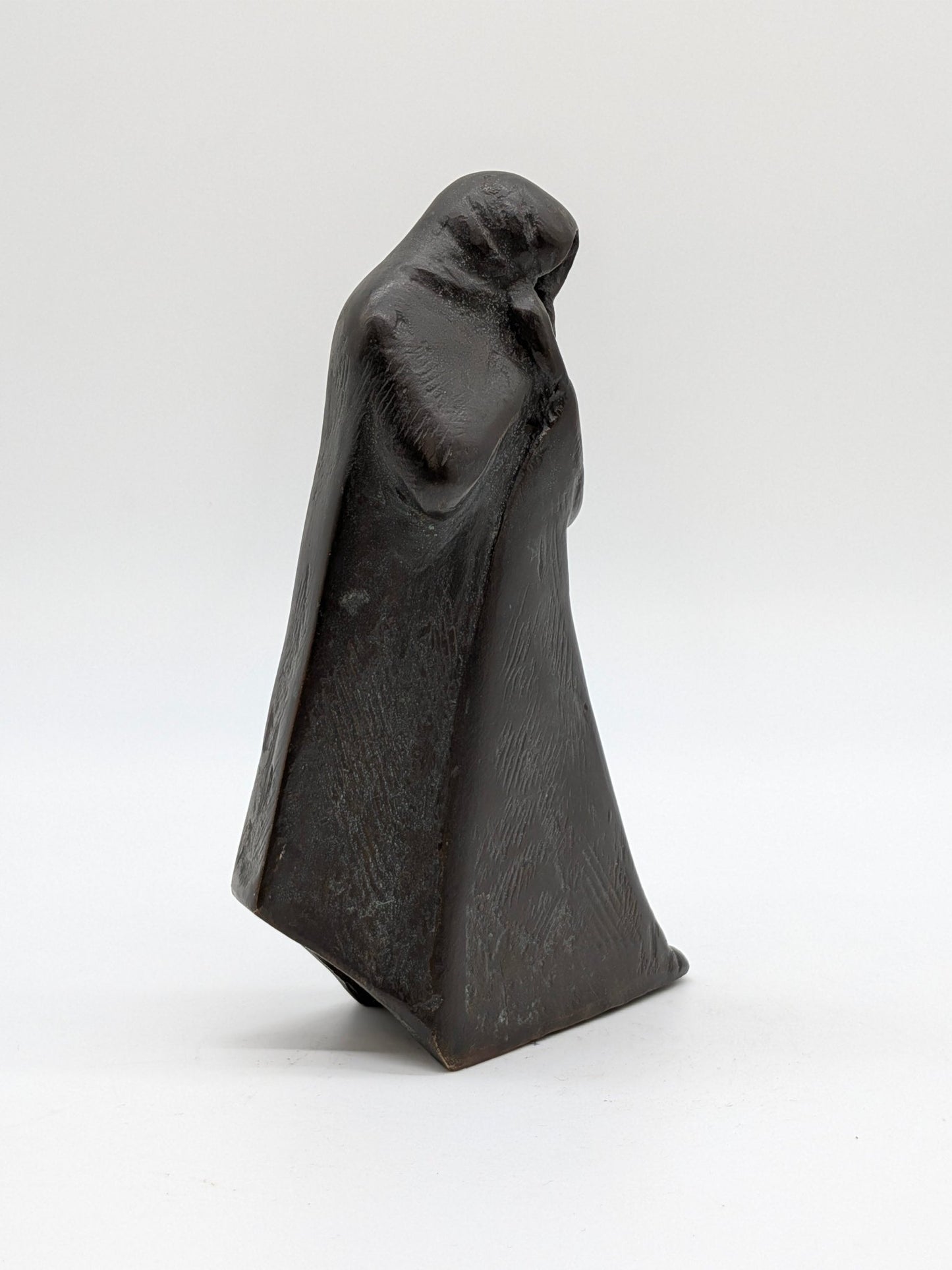 Kunstenaar onbekend - Spiritueel brons figuur in sluier