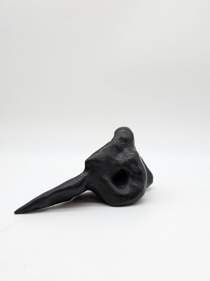 Kunstenaar onbekend - Liggend abstract figuur