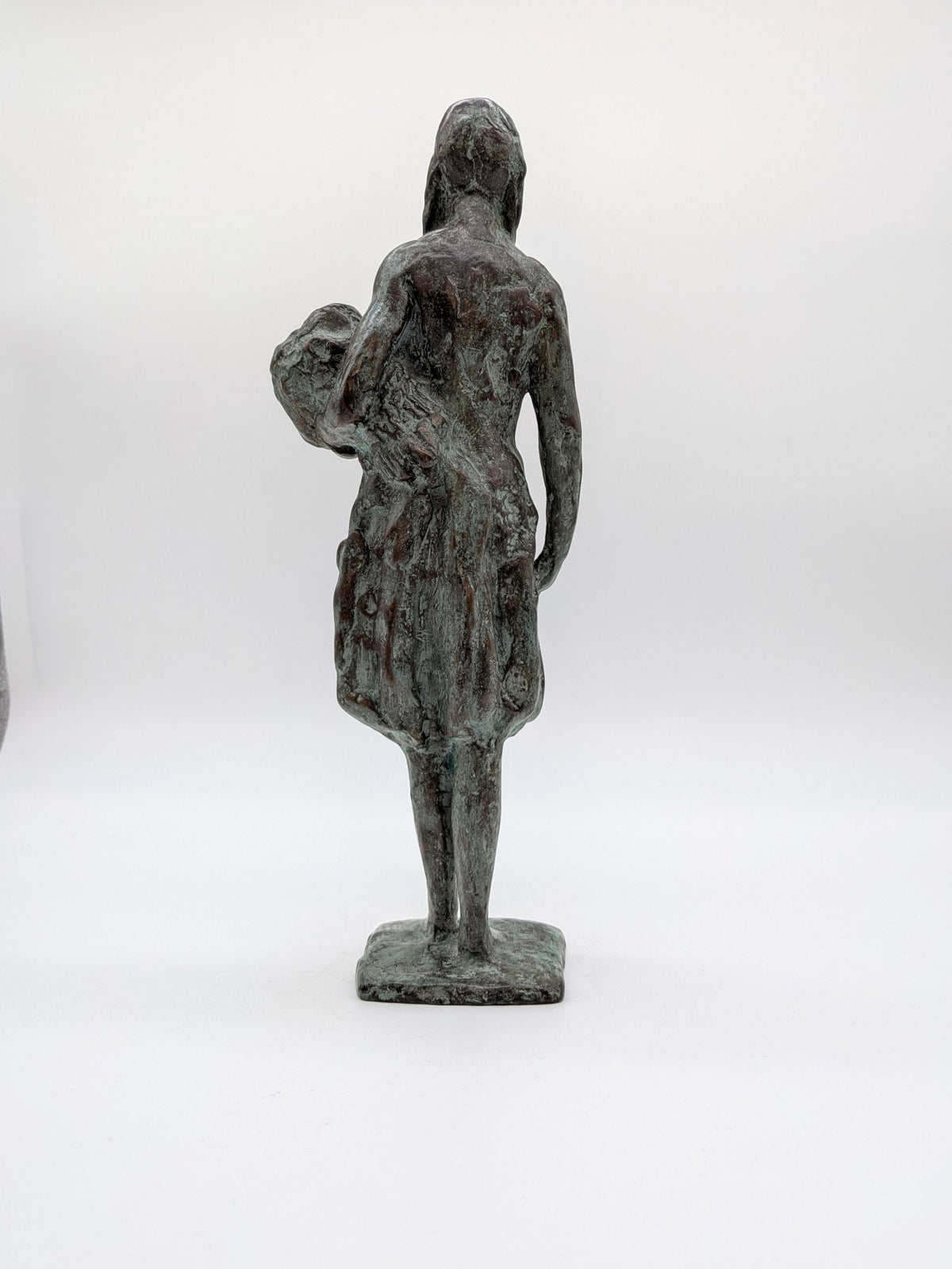 Onbekend - Meisje met bos bloemen in hand - Holland Heritage Gallery