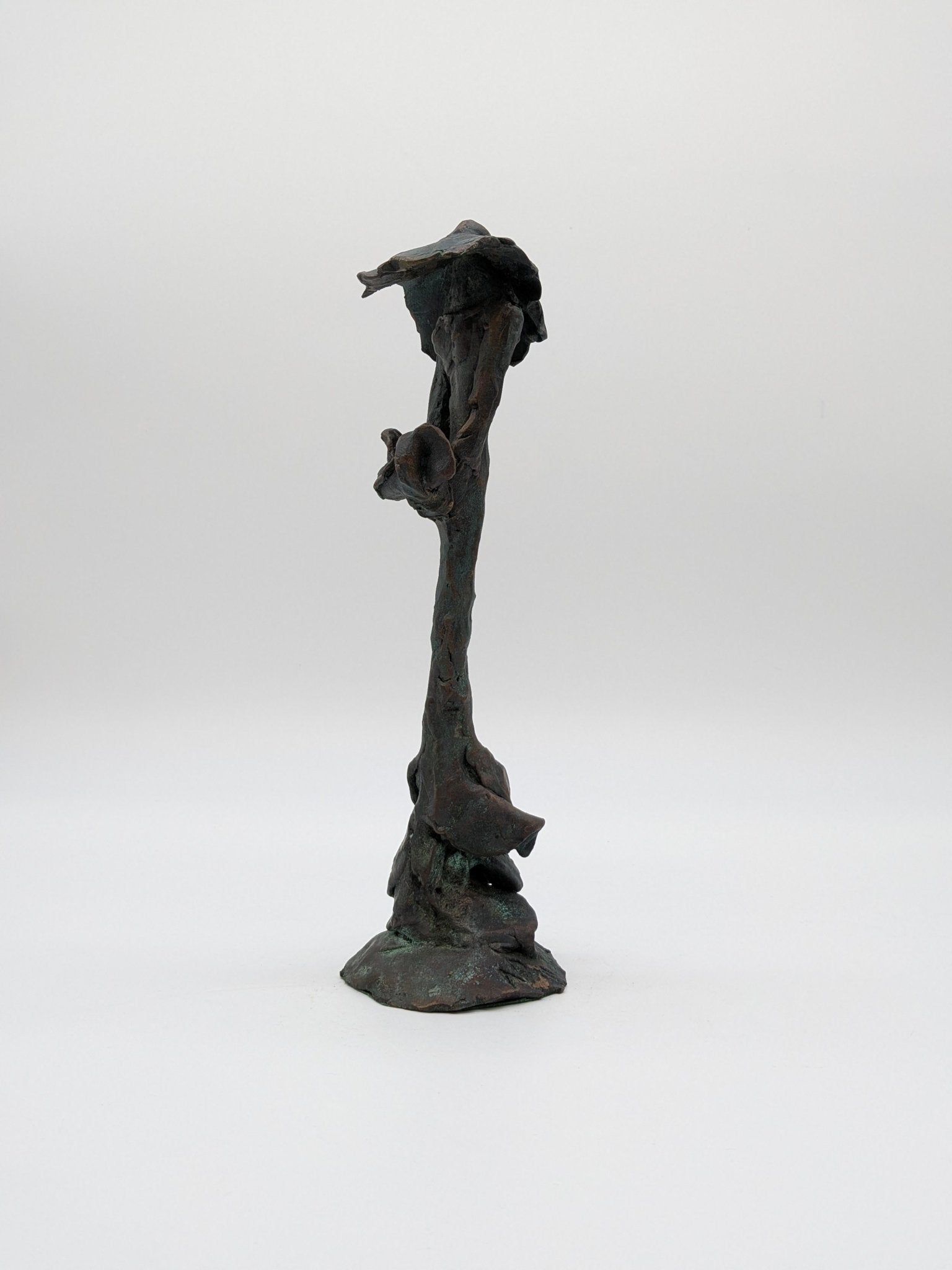 Onbekend signatuur - Abstract beeld figuur met hoed