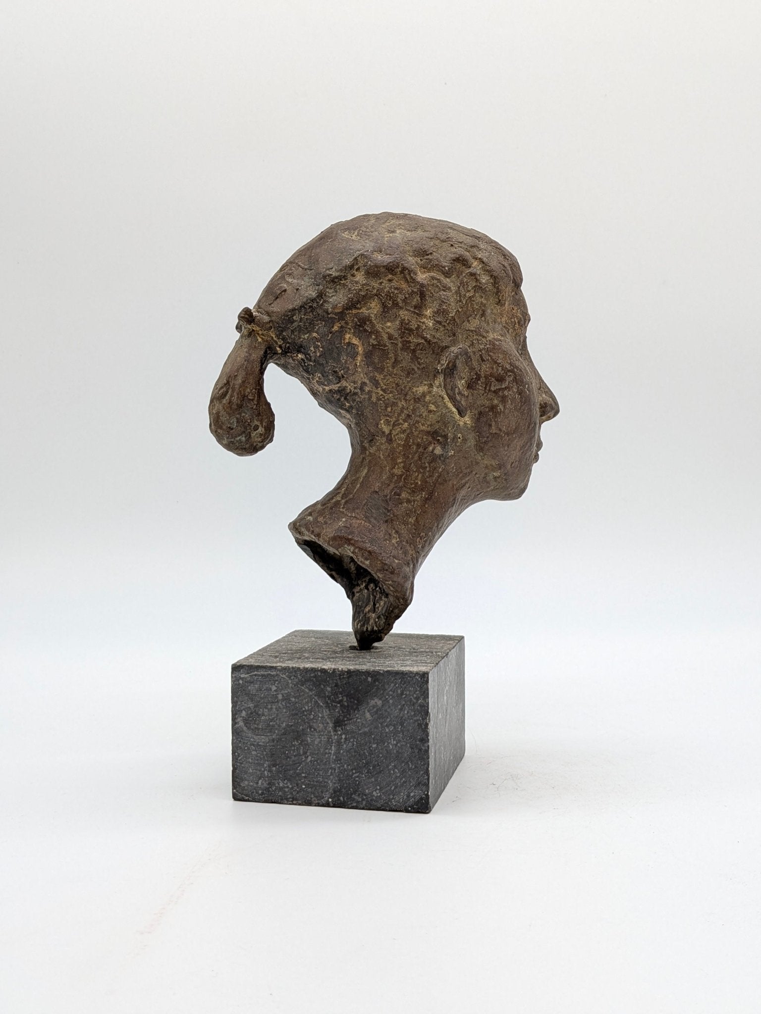 Piet van Heerden - Meisje met staart op sokkel - Holland Heritage Gallery