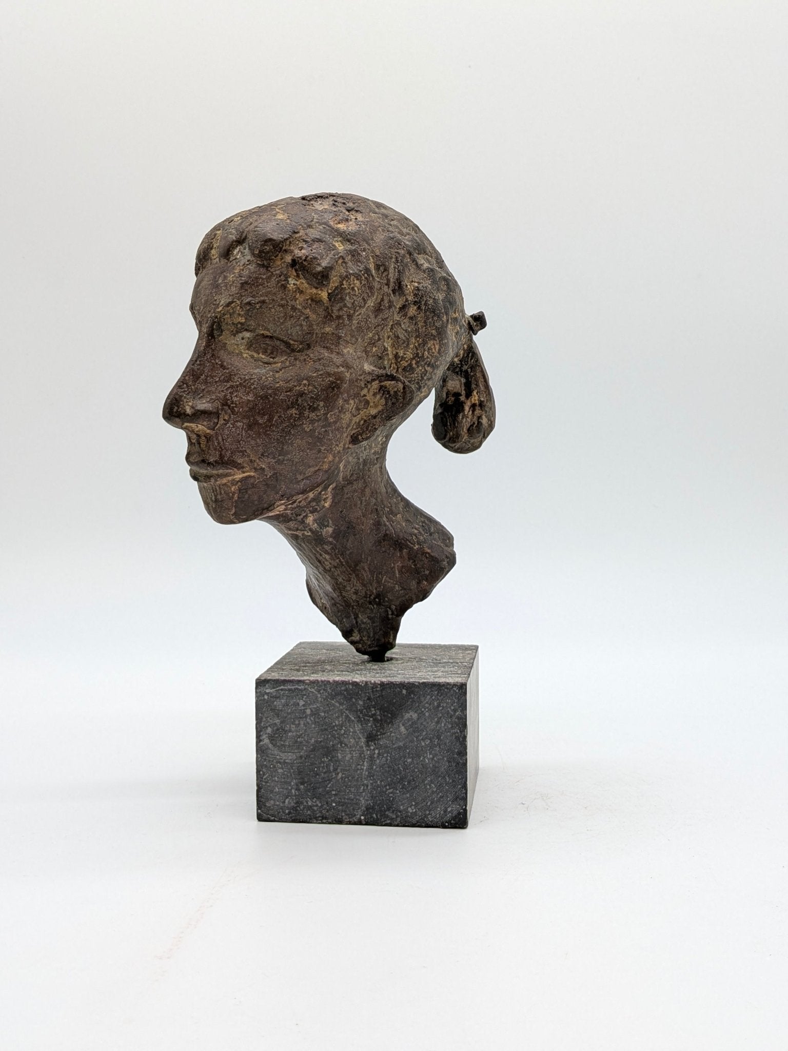 Piet van Heerden - Meisje met staart op sokkel - Holland Heritage Gallery