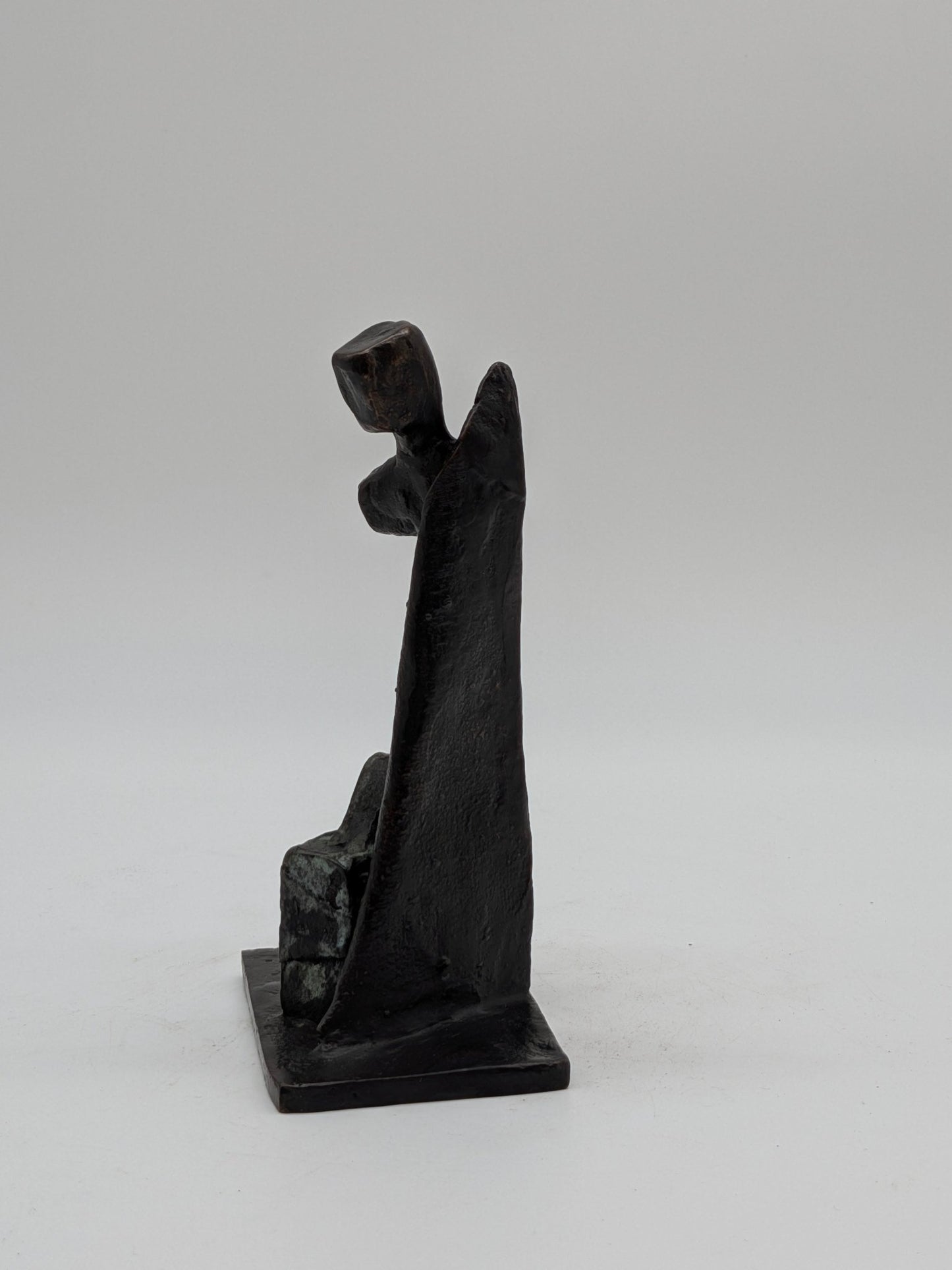 Renée van Leusden - Figuur met koffer (2003) 5/25 - Holland Heritage Gallery