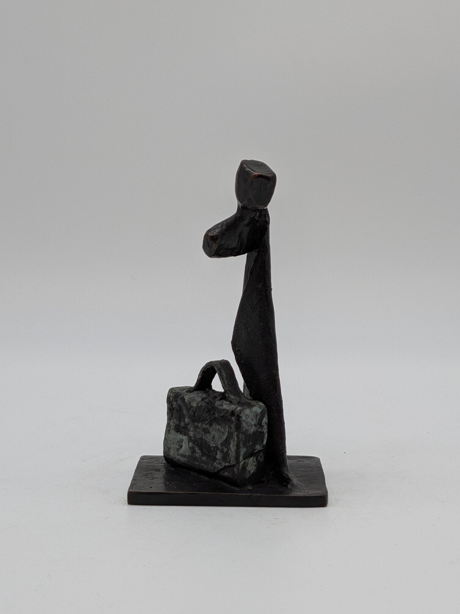 Renée van Leusden - Figuur met koffer (2003) 5/25 - Holland Heritage Gallery