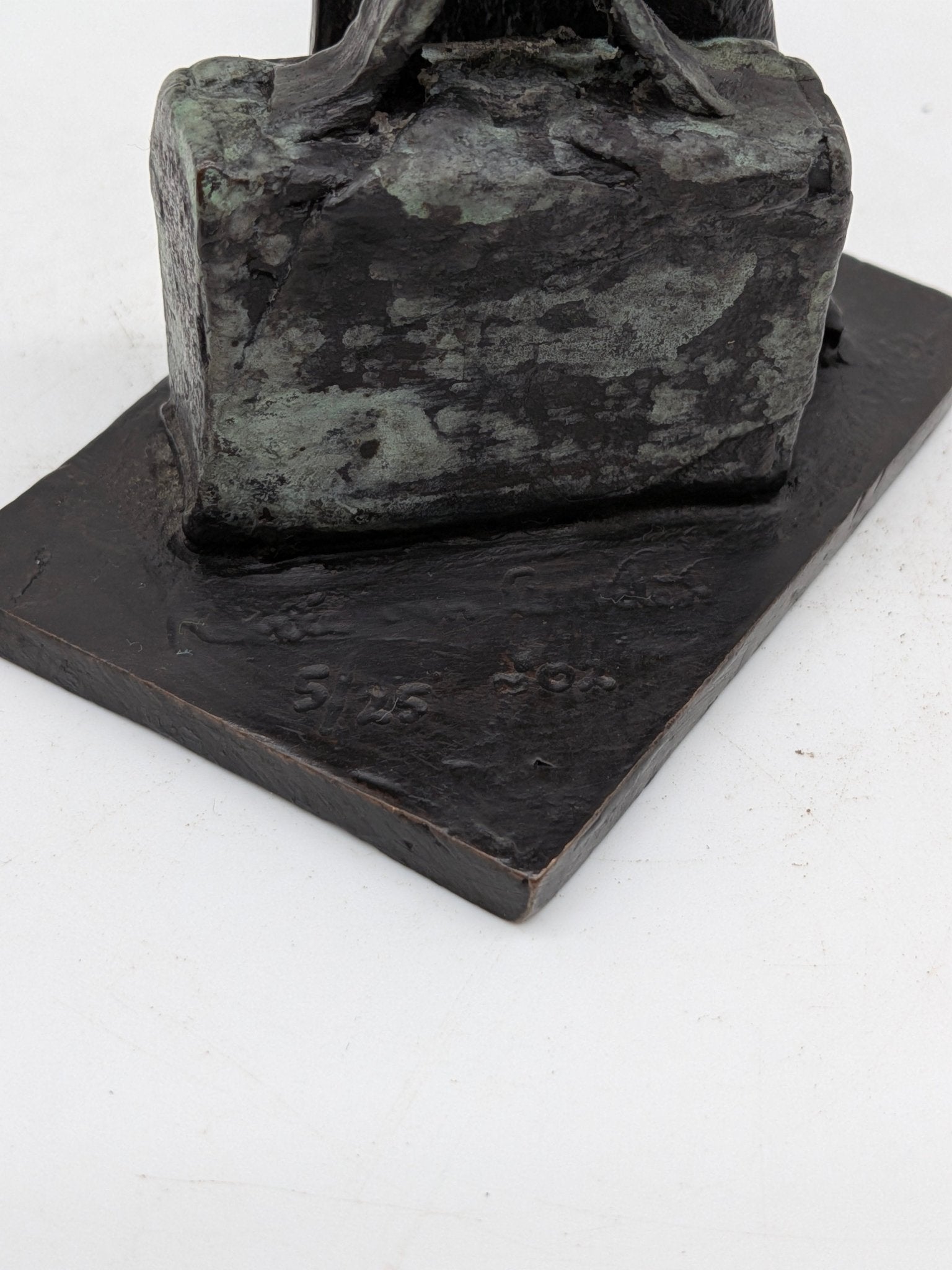 Renée van Leusden - Figuur met koffer (2003) 5/25 - Holland Heritage Gallery