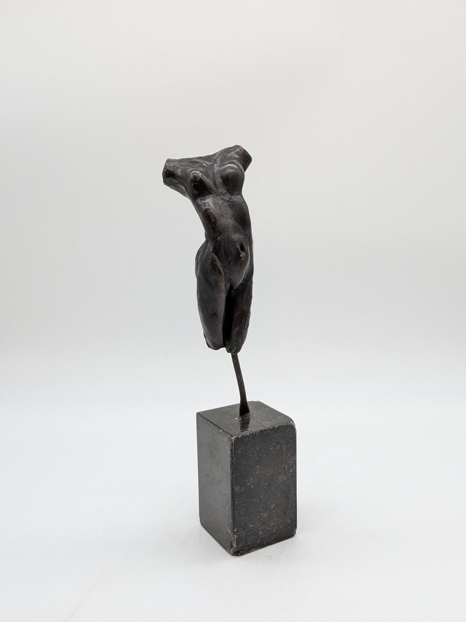 Rob Cerneüs - Torso op sokkel 2/6 (1996) - Holland Heritage Gallery