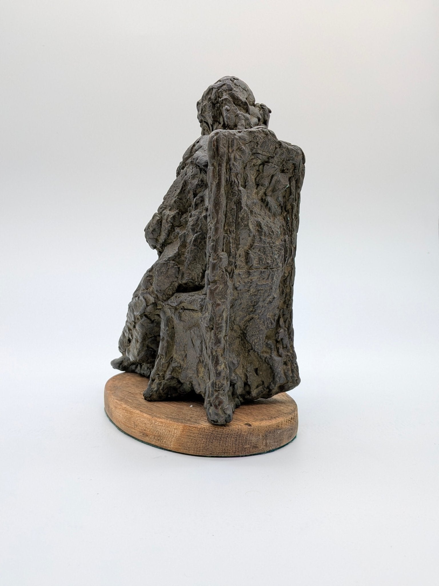 Ruth Brouwer - Oude vrouw zittend in stoel - Holland Heritage Gallery