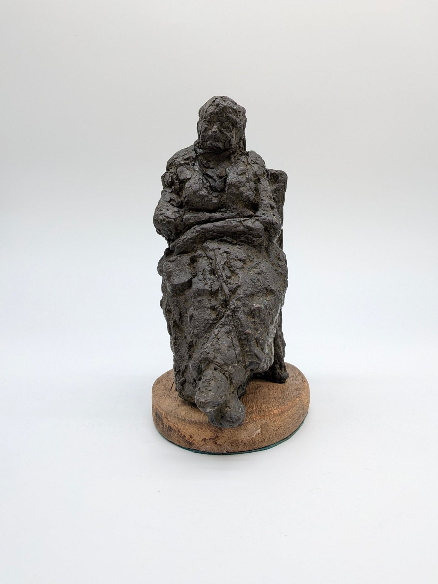 Ruth Brouwer - Oude vrouw zittend in stoel - Holland Heritage Gallery