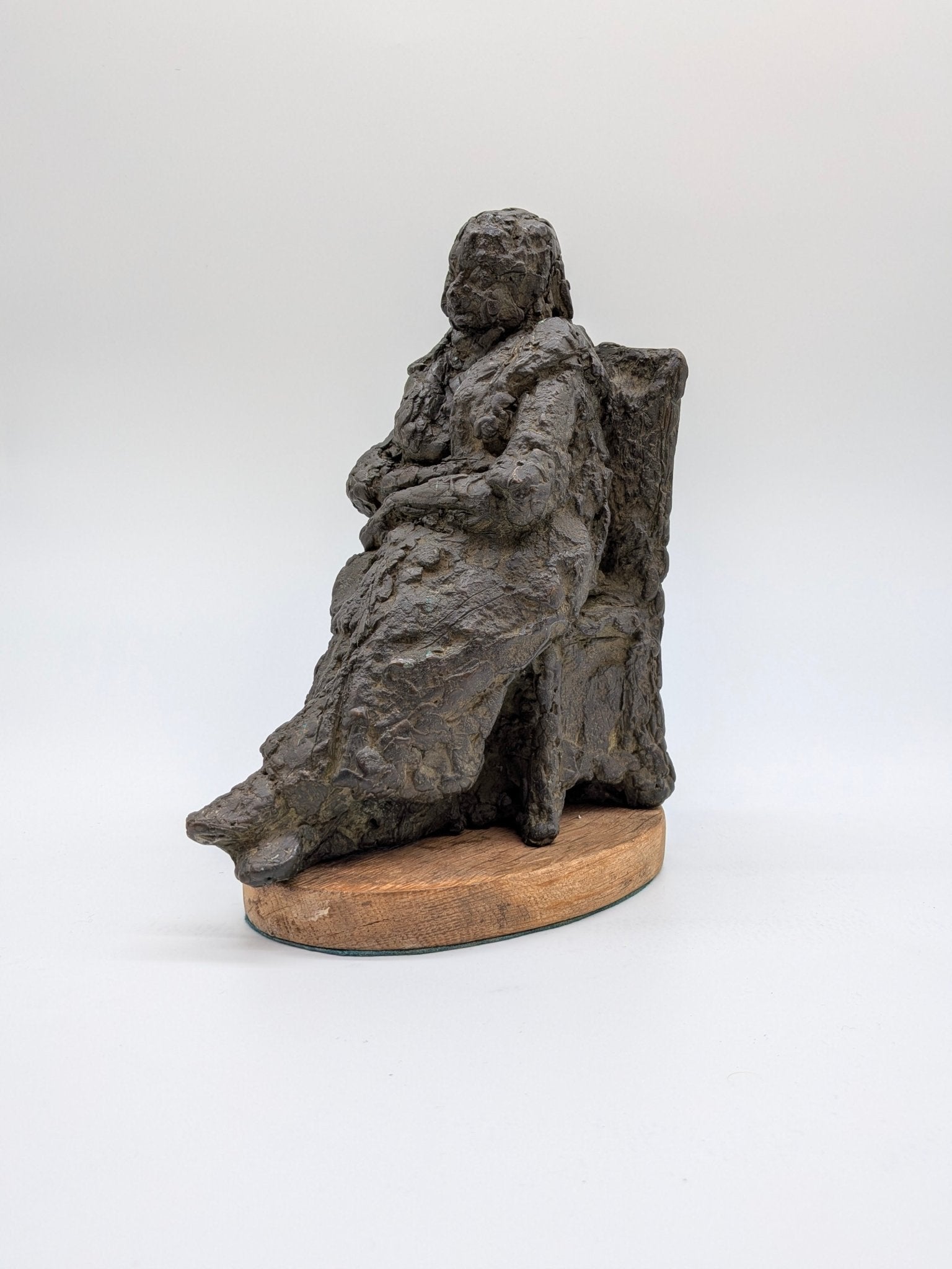 Ruth Brouwer - Oude vrouw zittend in stoel - Holland Heritage Gallery